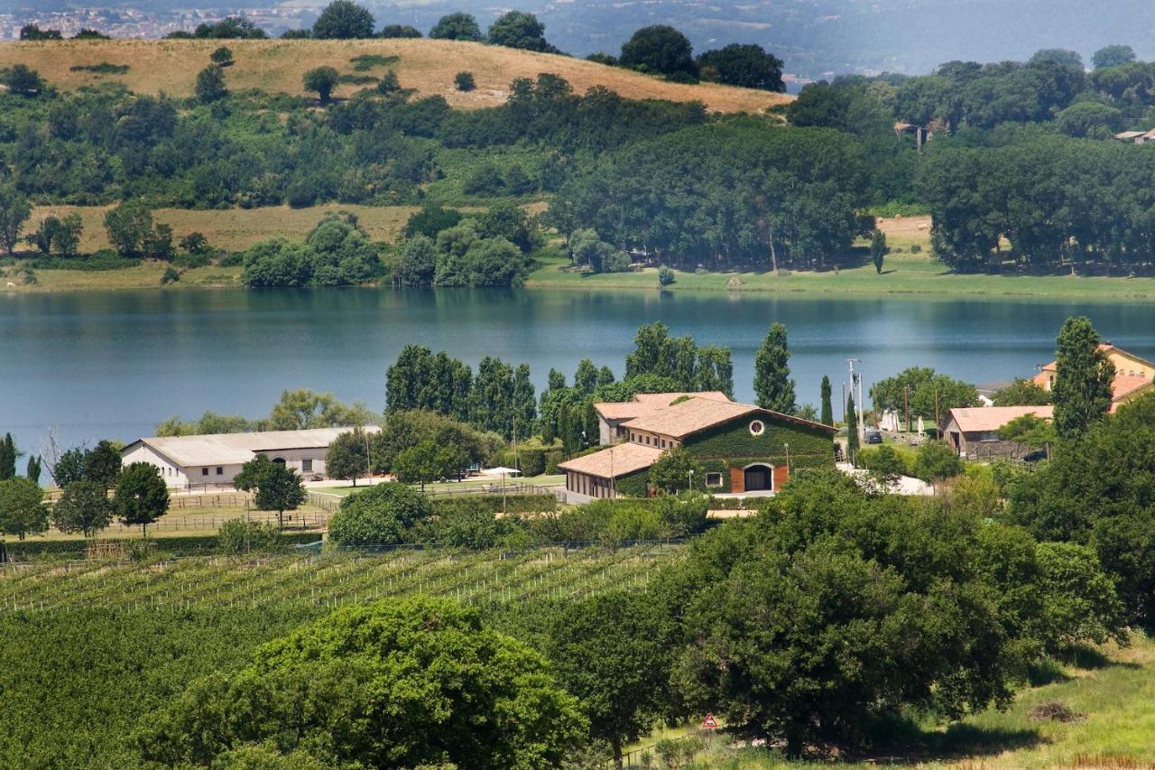 Agriturismo Potrero Grande Sul Lago Di Martignano Con Spiaggia カンパニャーノ・ディ・ローマ エクステリア 写真